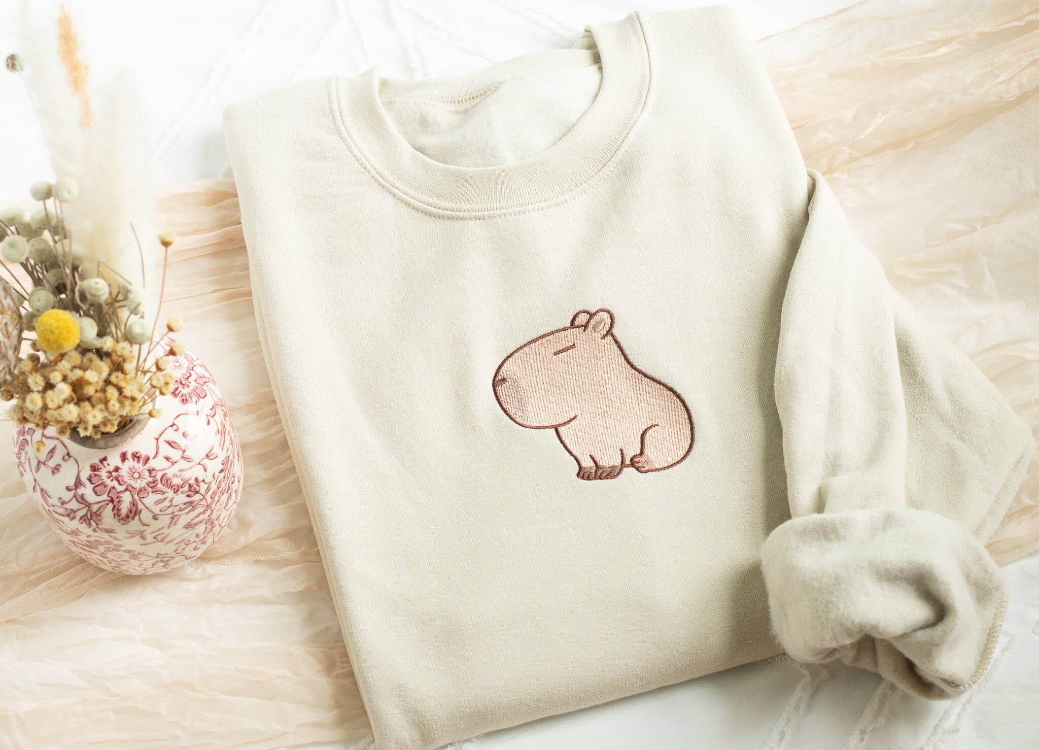 Embroidered Capybara Crewneck – Cozy Sweatshirt for Animal & Pet Lovers
